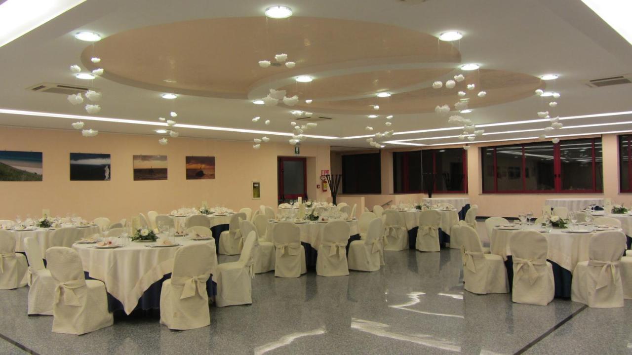 Hotel Perrozzi Vasto Ngoại thất bức ảnh