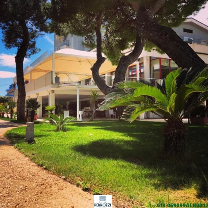 Hotel Perrozzi Vasto Ngoại thất bức ảnh