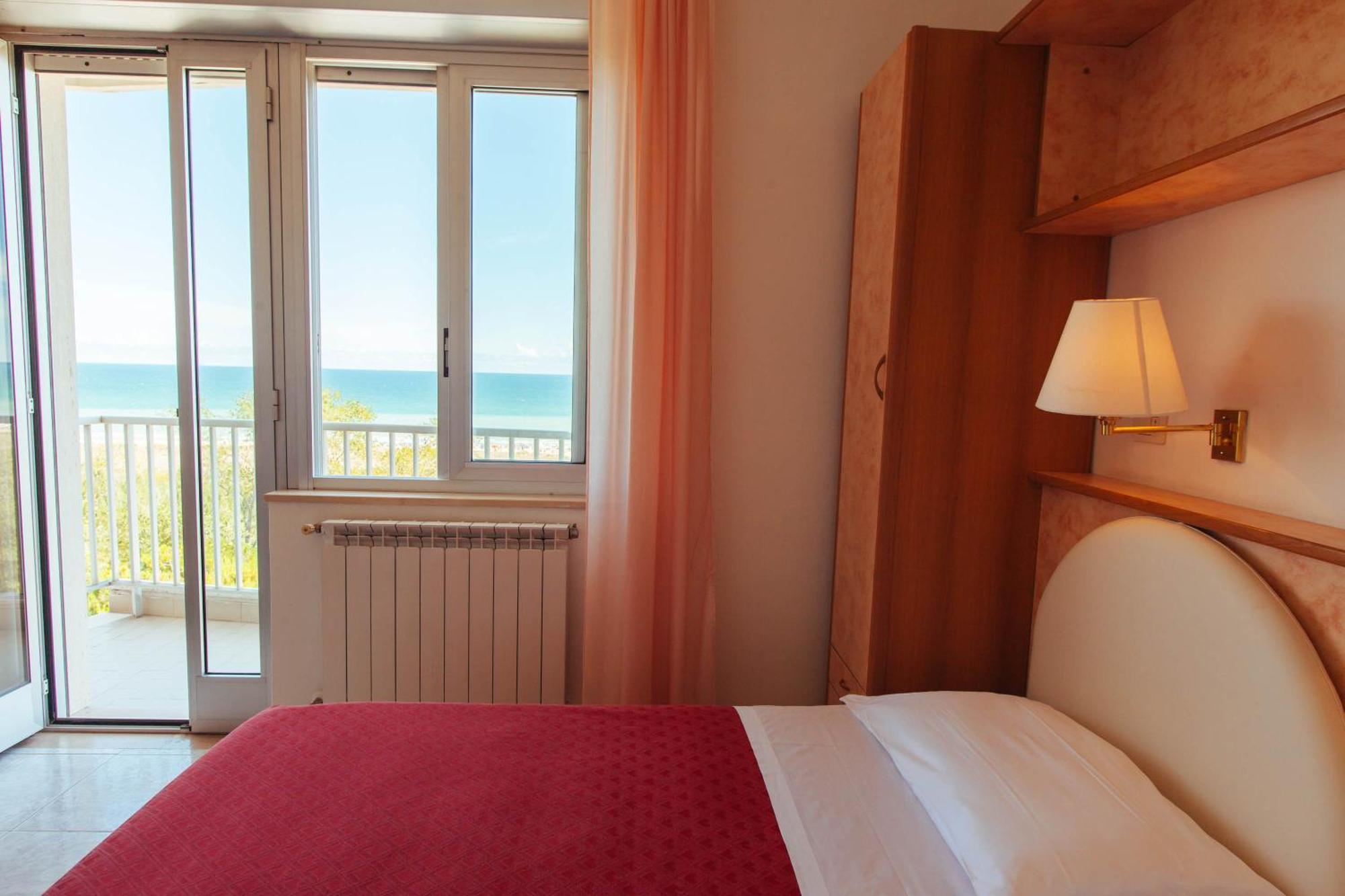 Hotel Perrozzi Vasto Phòng bức ảnh